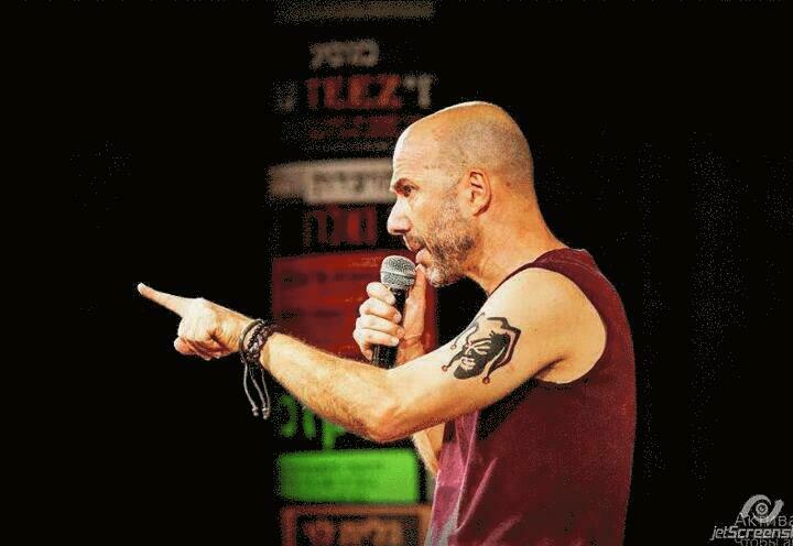סוס אחד נכנס לבר - הקאמרי