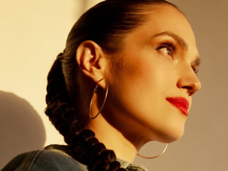 מארינה מקסימיליאן- מופע להקה