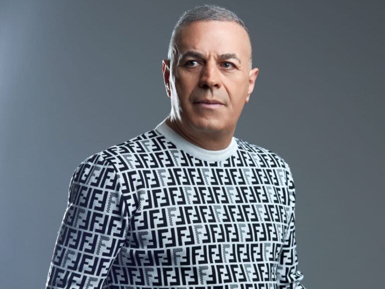 תמיר גל תמיר גל הוא מאחד הזמרים הבולטים במוזיקה המזרחית וללא ספק מאחד החלוצים הבולטים בז'אנר המזרחי, מאחוריו אין ספור להיטים ואלבומים. הלהיטים הבולטים בניהם,שביל האושר, שלום סיגל, שמספר את סיפור האמיתי והטרגי בסרט שלום לך סיגל על אחותו סיגל ז"ל, תמיר מכין לכם מופע קיץ שכולו קונצרט, עם אוירה מחשמלת וסוחפת. במופע יארח את משה כהן בשלל דואטים והרמוניה של קולות מיוחדים