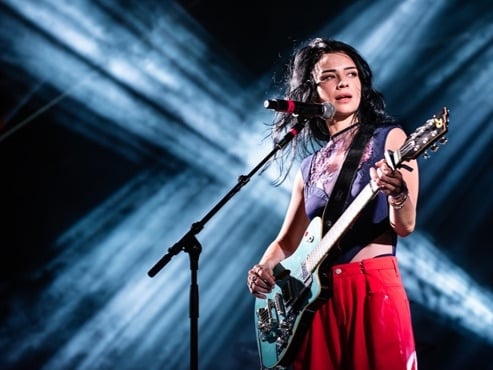 נינט טייב - מופע להקה חשמלי